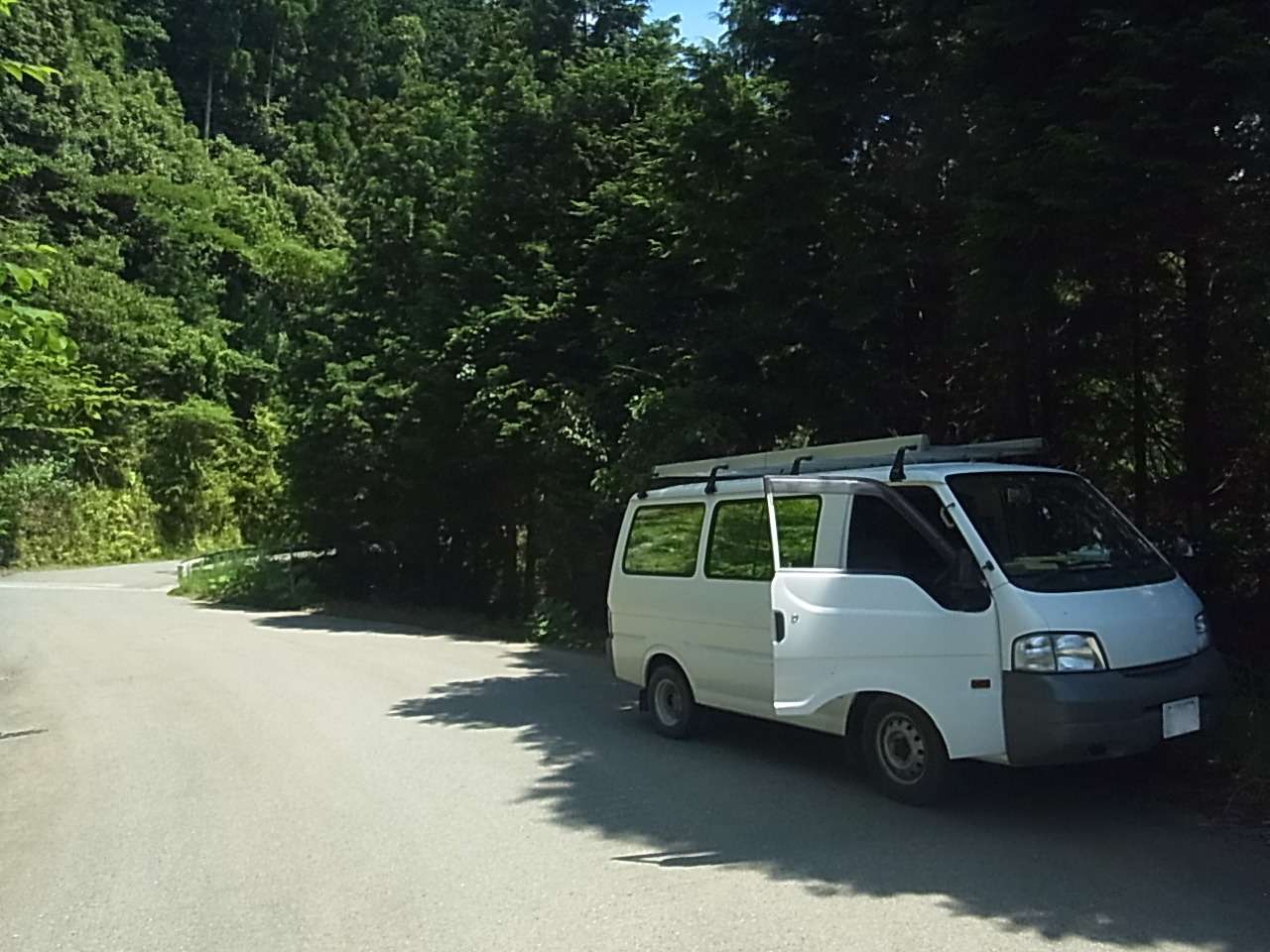 駐車場で火葬はOK？ペット火葬車 許可と場所の基準